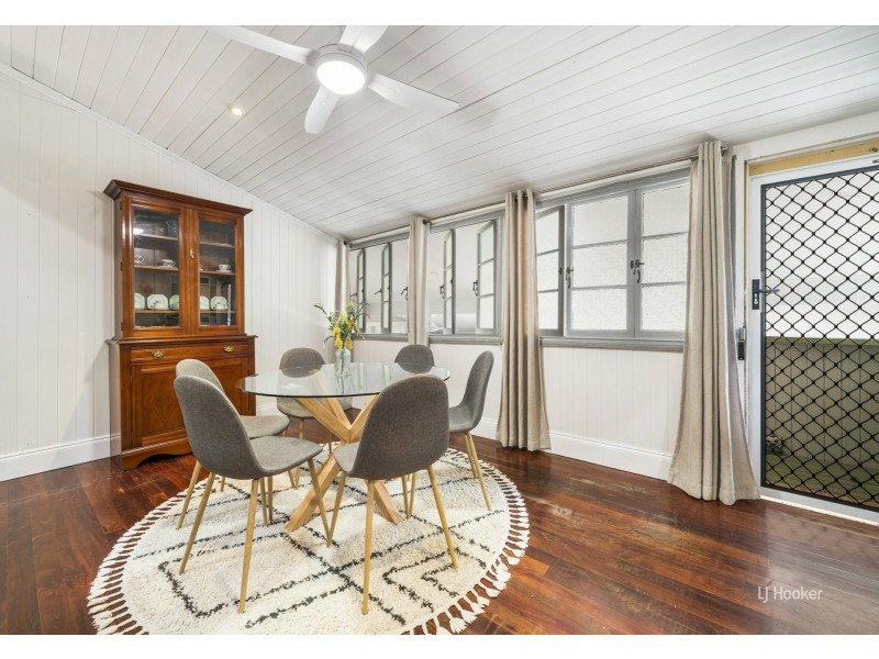 32 Barbour Street, Esk QLD 4312