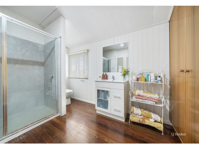 32 Barbour Street, Esk QLD 4312