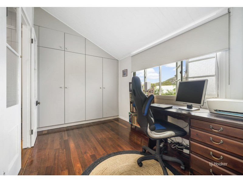 32 Barbour Street, Esk QLD 4312