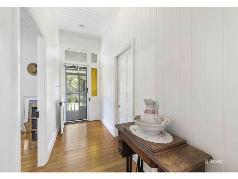 32 Barbour Street, Esk QLD 4312