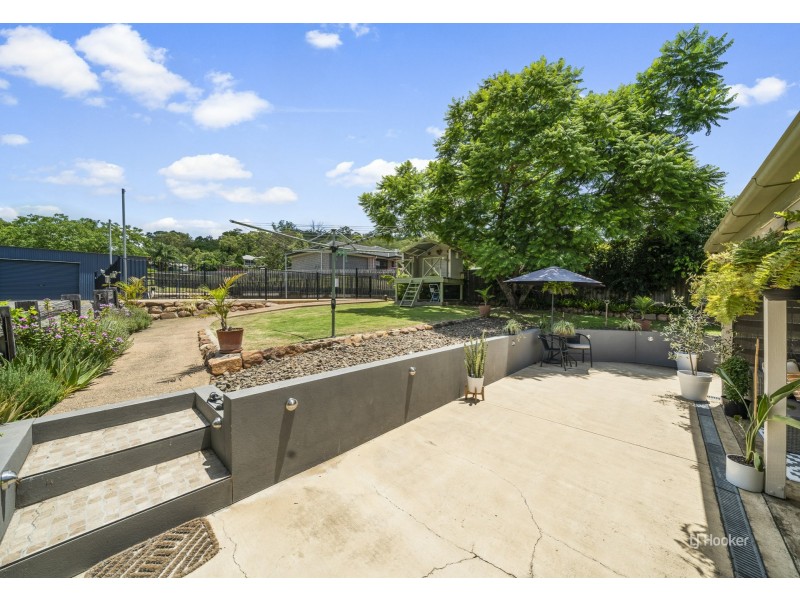 32 Barbour Street, Esk QLD 4312