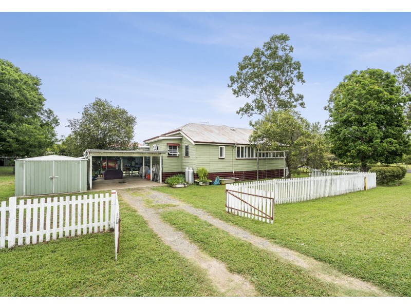 8 Short Street, Esk QLD 4312