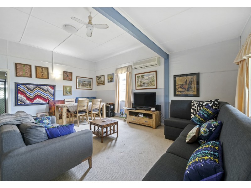 8 Short Street, Esk QLD 4312