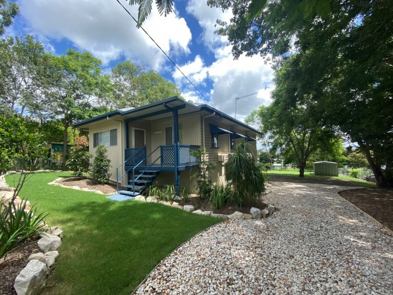 27 Elizabeth Street, Esk QLD 4312