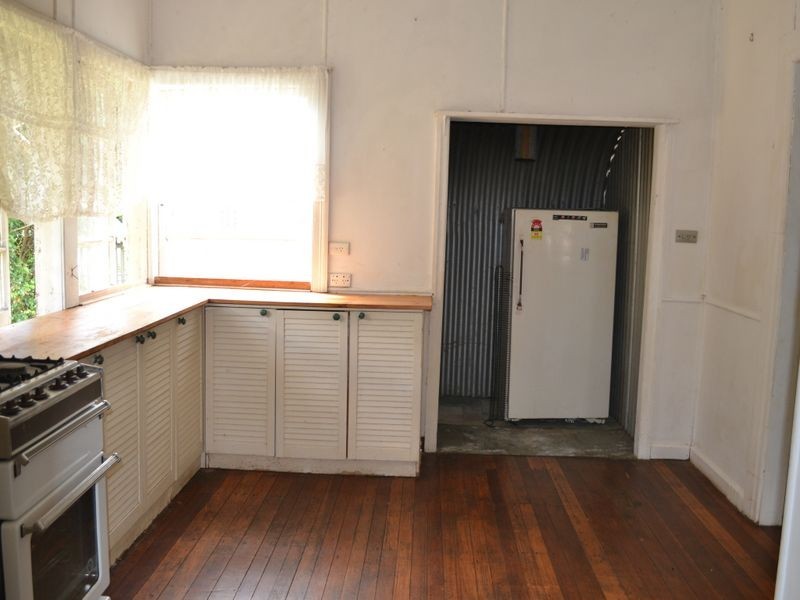 19 William street, Linville QLD 4306