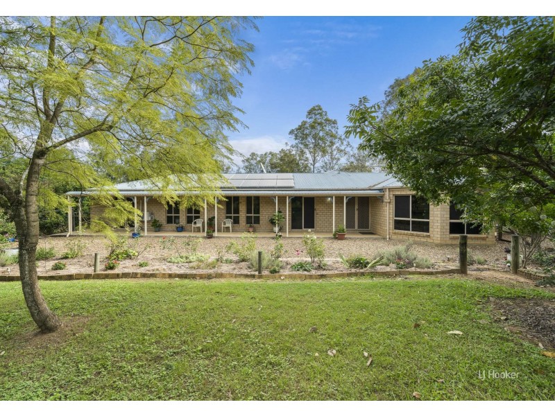 17 Windsor Drive, Mount Hallen QLD 4312