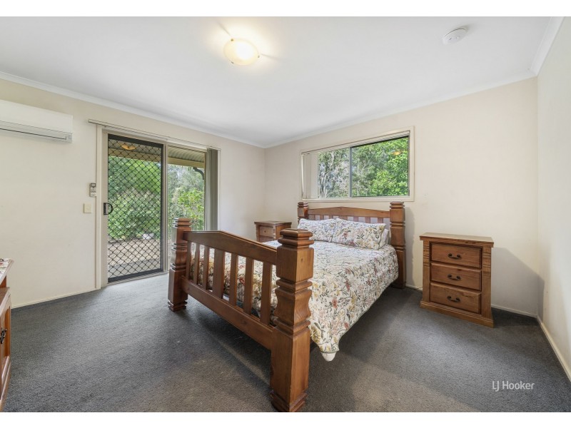 17 Windsor Drive, Mount Hallen QLD 4312