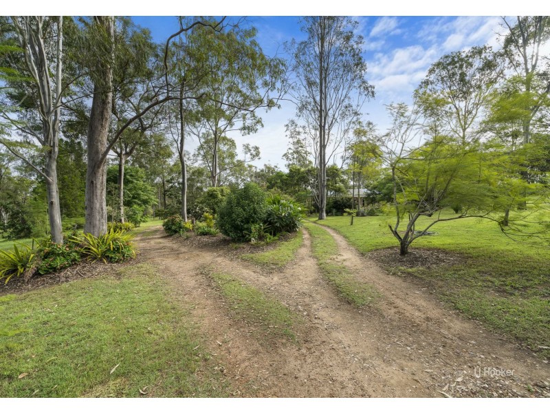 17 Windsor Drive, Mount Hallen QLD 4312