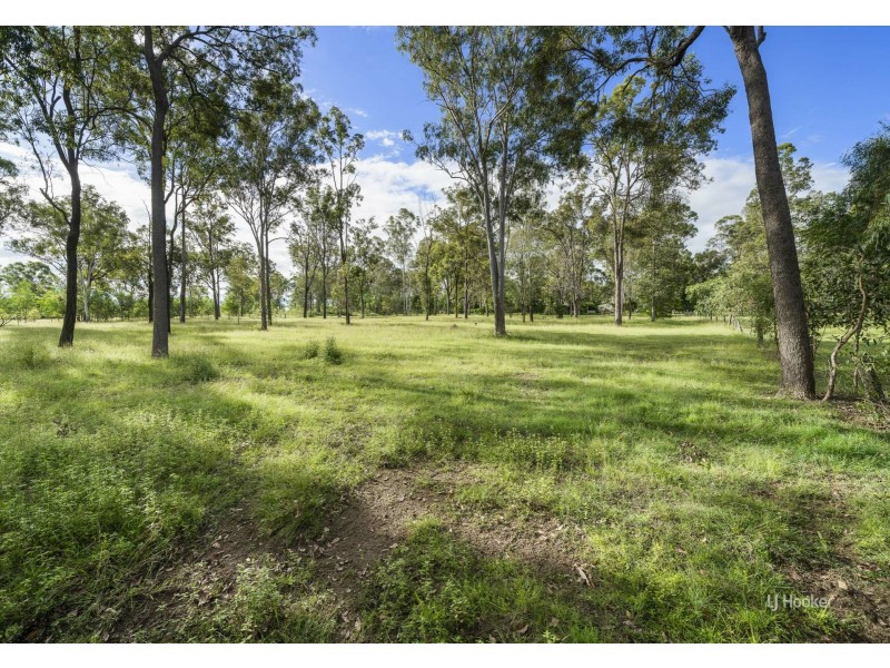 17 Windsor Drive, Mount Hallen QLD 4312