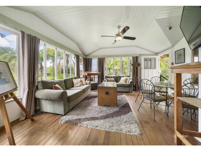 415 Willaura Drive, Mount Hallen QLD 4312