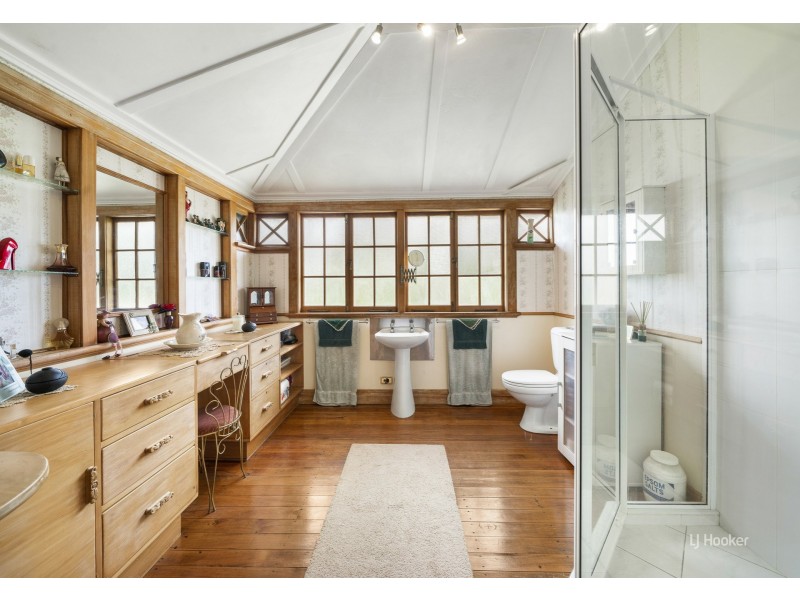 415 Willaura Drive, Mount Hallen QLD 4312