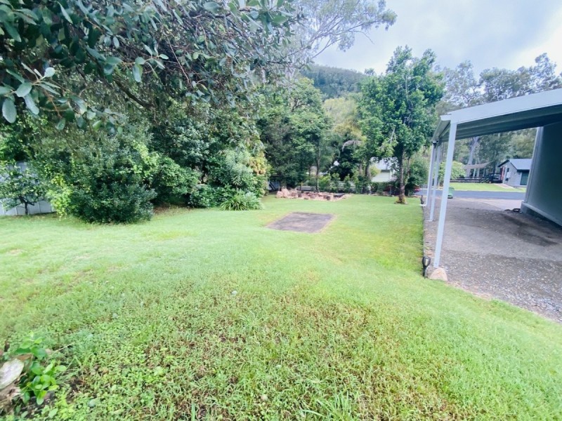 5-7 Jubilee Street, Somerset Dam QLD 4312