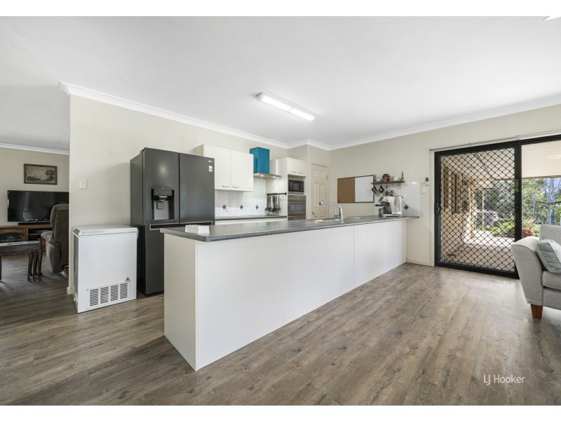 29 Pine Crescent, Esk QLD 4312