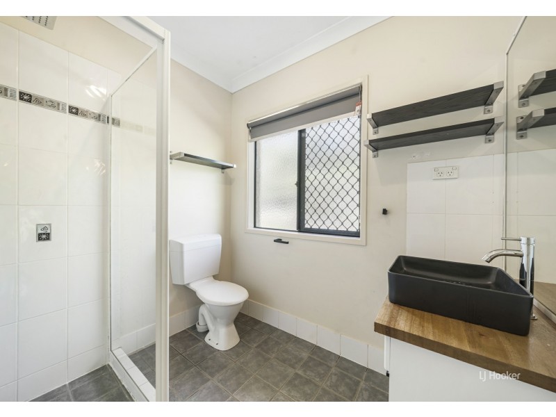 29 Pine Crescent, Esk QLD 4312