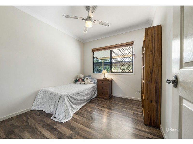 29 Pine Crescent, Esk QLD 4312