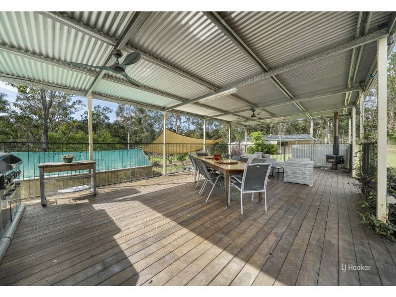 29 Pine Crescent, Esk QLD 4312