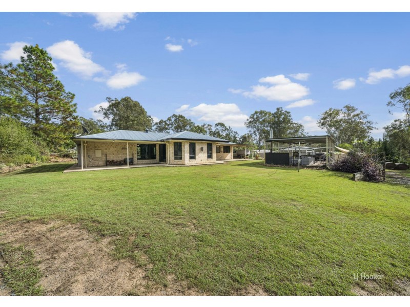 29 Pine Crescent, Esk QLD 4312