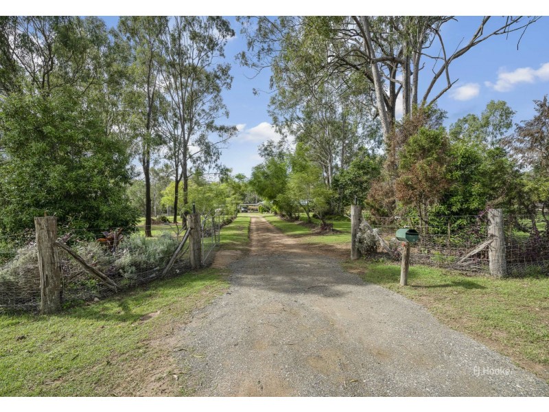 29 Pine Crescent, Esk QLD 4312