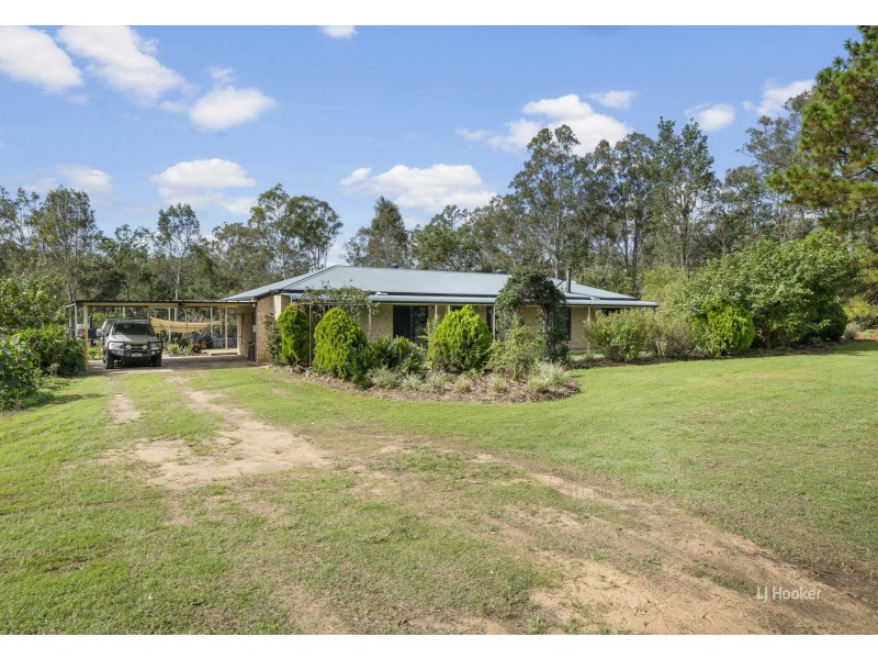 29 Pine Crescent, Esk QLD 4312