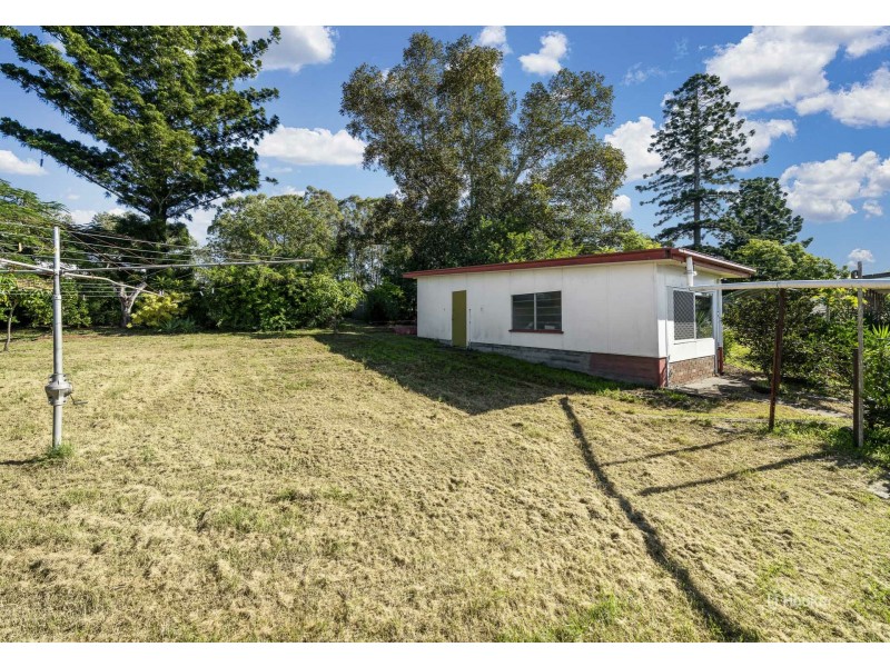 17 Drem Street, Toogoolawah QLD 4313