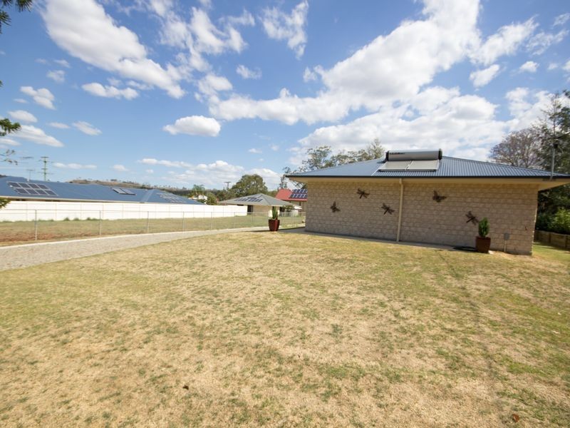 6 Elizabeth Street, Esk QLD 4312