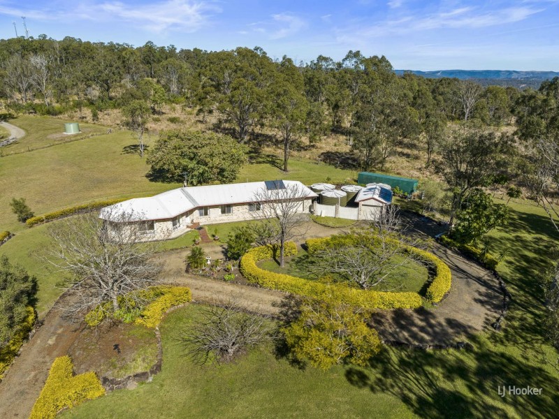 35 Lakeview Drive, Esk QLD 4312