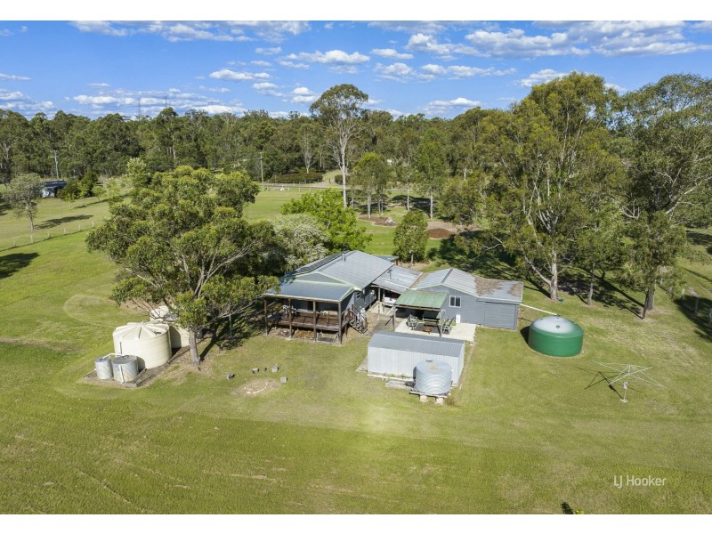 125 Martin Crescent, Benarkin North QLD 4306