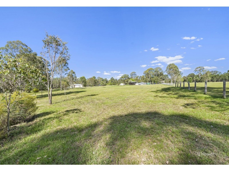 125 Martin Crescent, Benarkin North QLD 4306