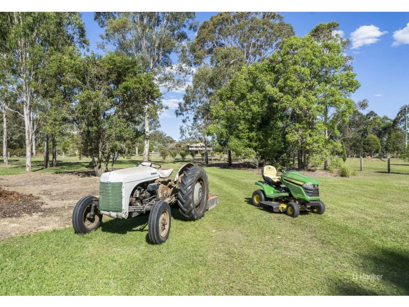 125 Martin Crescent, Benarkin North QLD 4306