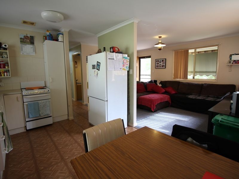 36 Middle Street, Esk QLD 4312