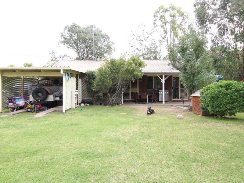 36 Middle Street, Esk QLD 4312