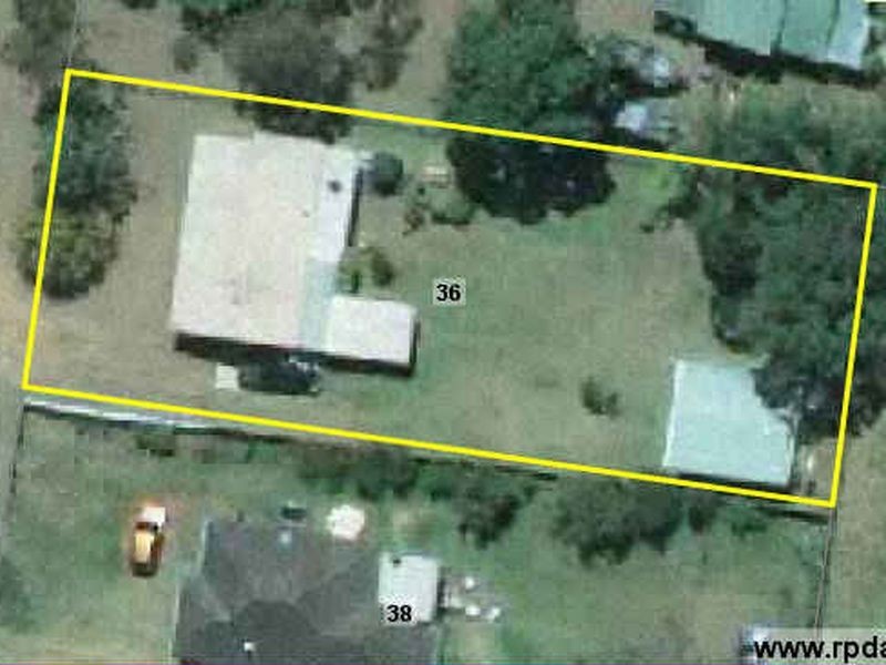 36 Middle Street, Esk QLD 4312