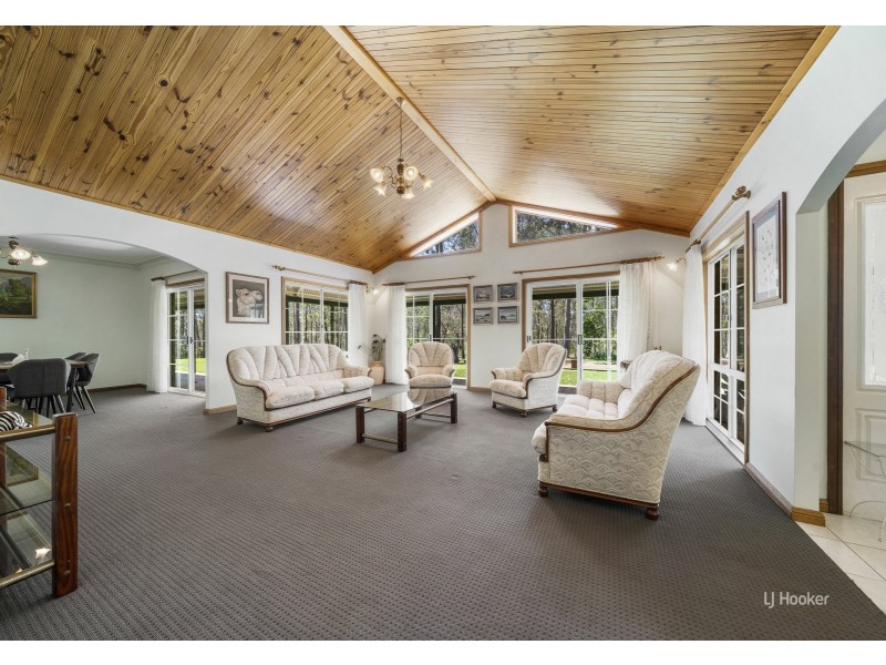 114 Wattle Road, Coominya QLD 4311