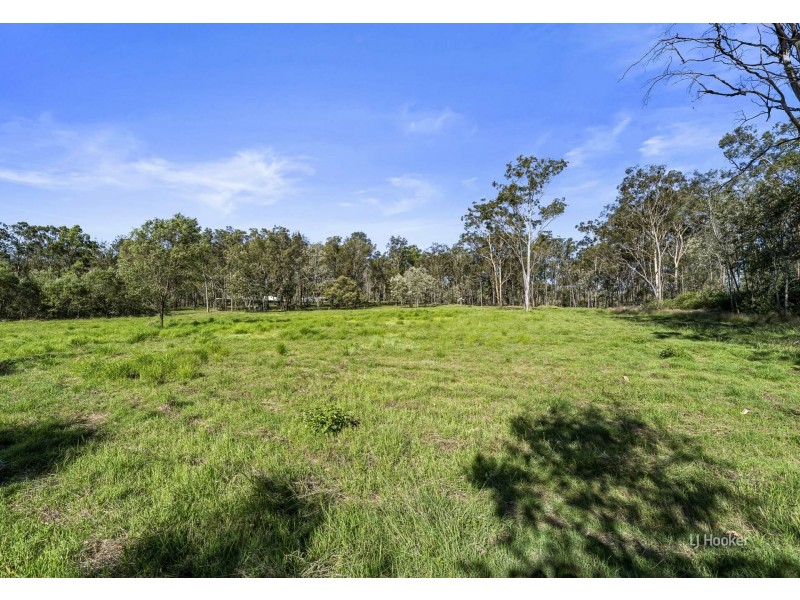 114 Wattle Road, Coominya QLD 4311