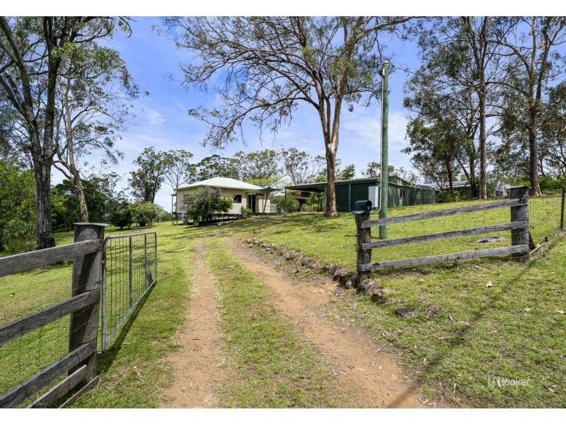 9 Crest Court, Esk QLD 4312