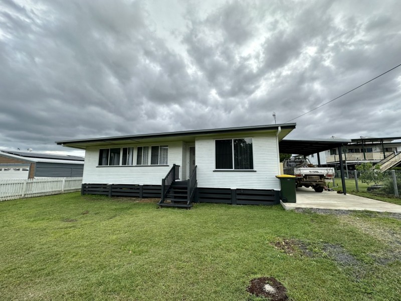 12 Pryde Street, Esk QLD 4312