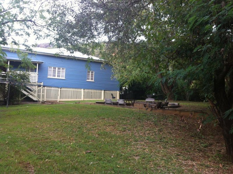 72 Ipswich Street, Esk QLD 4312