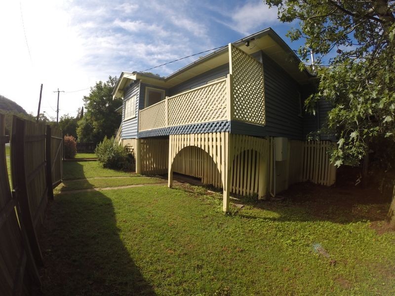 72 Ipswich Street, Esk QLD 4312