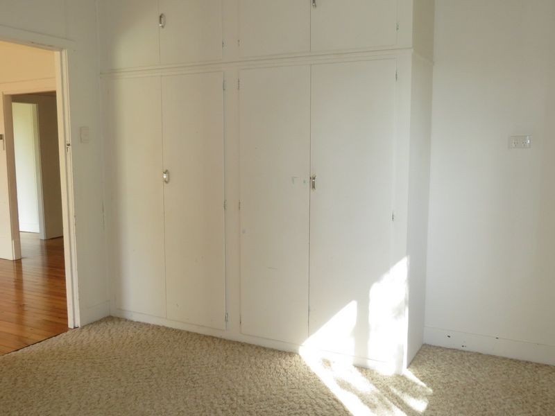 24 South Street, Esk QLD 4312