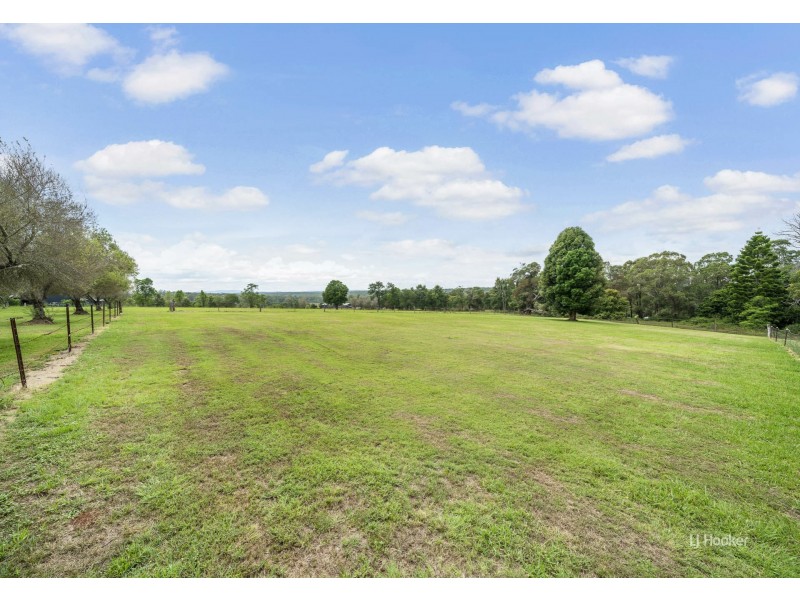 142 Greenhills Drive, Blackbutt QLD 4306