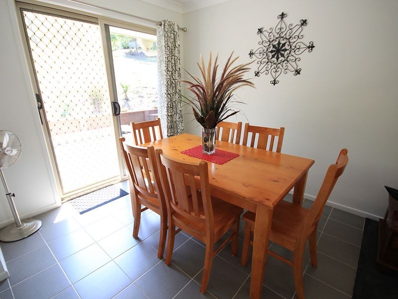 124 Cambridge Drive, Mount Hallen QLD 4312