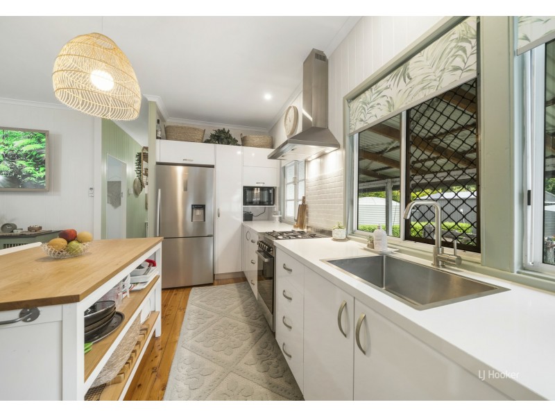 25 Burrows Street, Moore QLD 4306