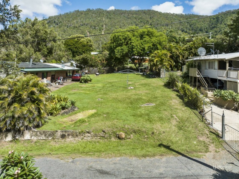 3 Gully Street, Somerset Dam QLD 4312