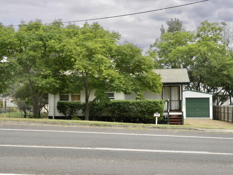 75 Middle Street, Esk QLD 4312