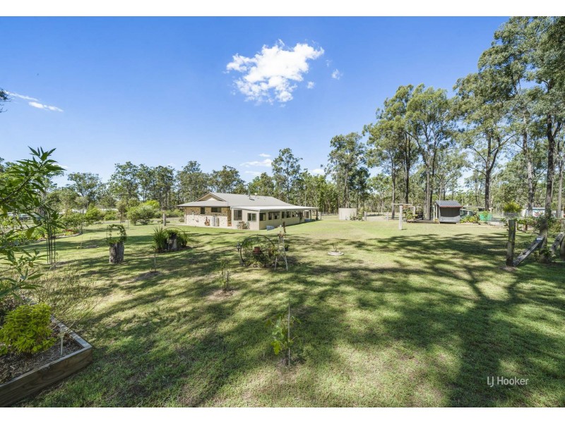 13 Ironbark Place, Nanango QLD 4615