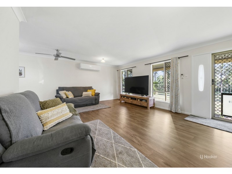 124 Cambridge Drive, Mount Hallen QLD 4312