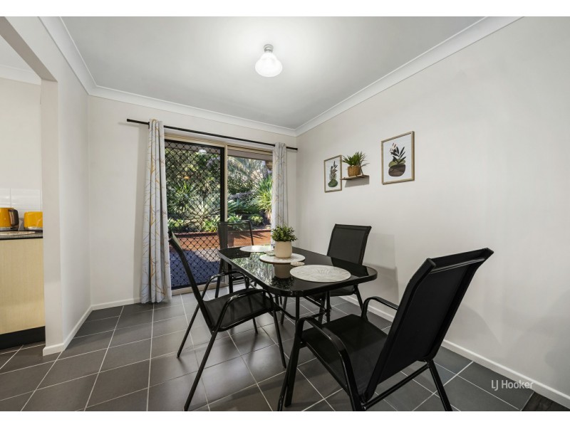 124 Cambridge Drive, Mount Hallen QLD 4312