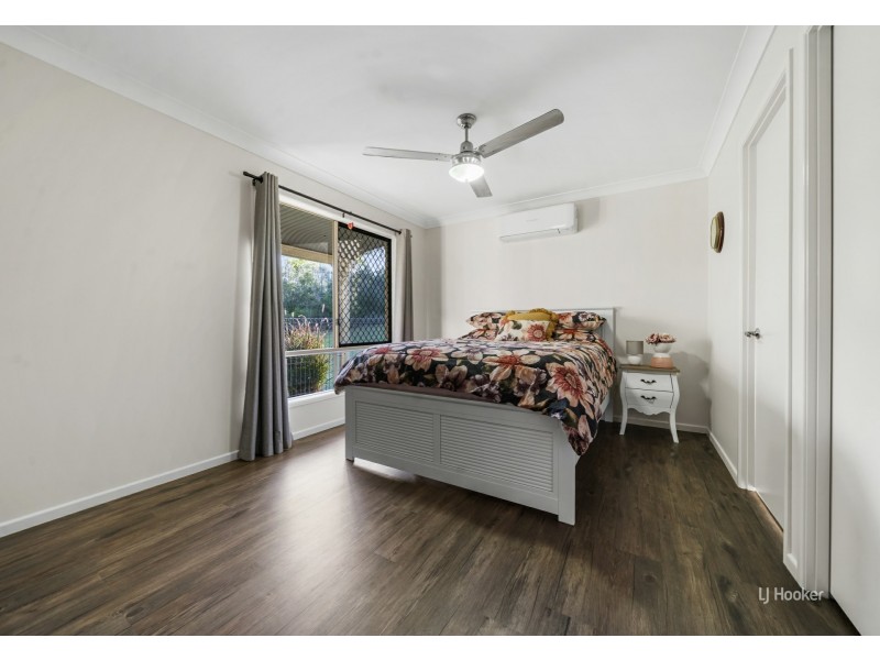 124 Cambridge Drive, Mount Hallen QLD 4312