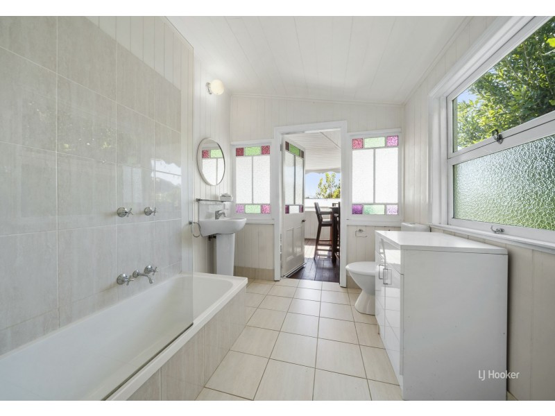 21 Elizabeth Street, Esk QLD 4312