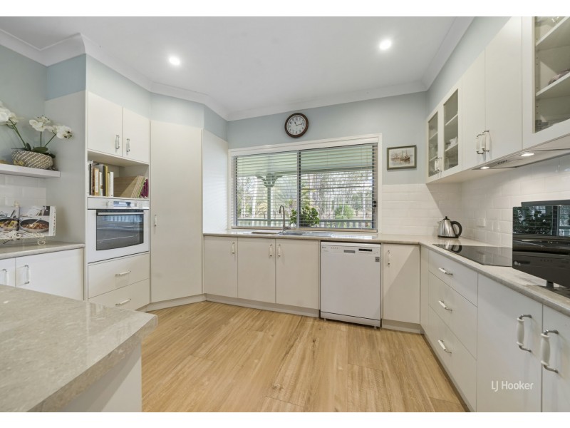 95 Outlook Drive, Esk QLD 4312